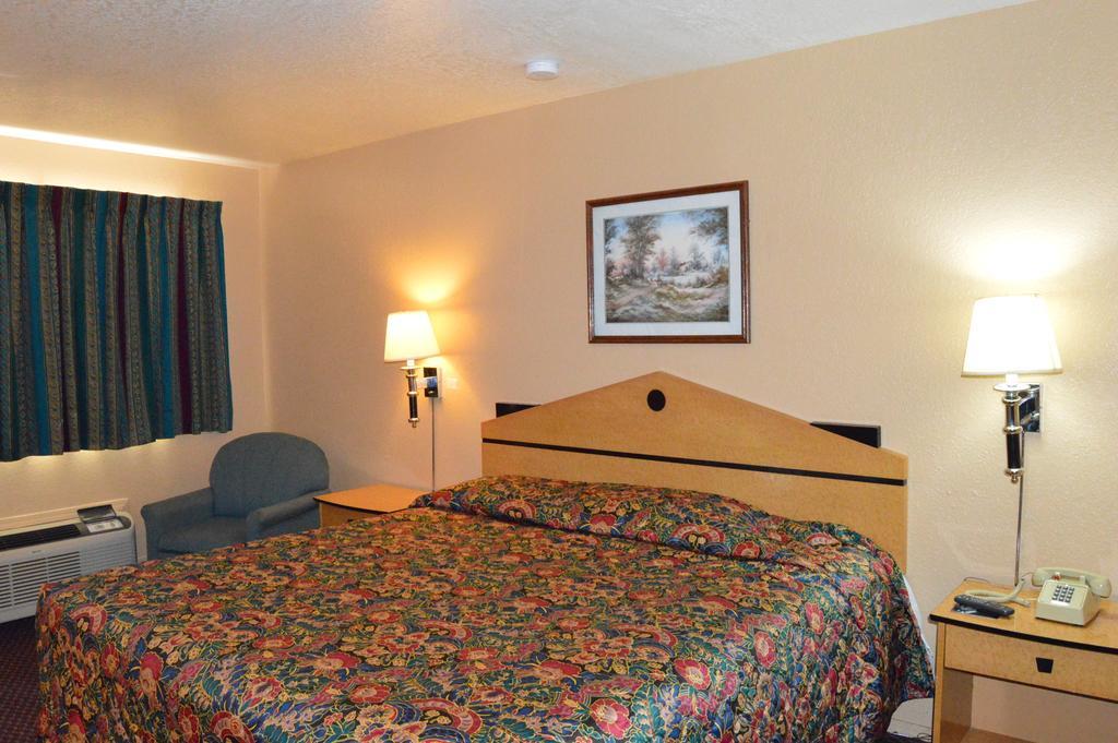 Delux Inn Tulsa Zewnętrze zdjęcie