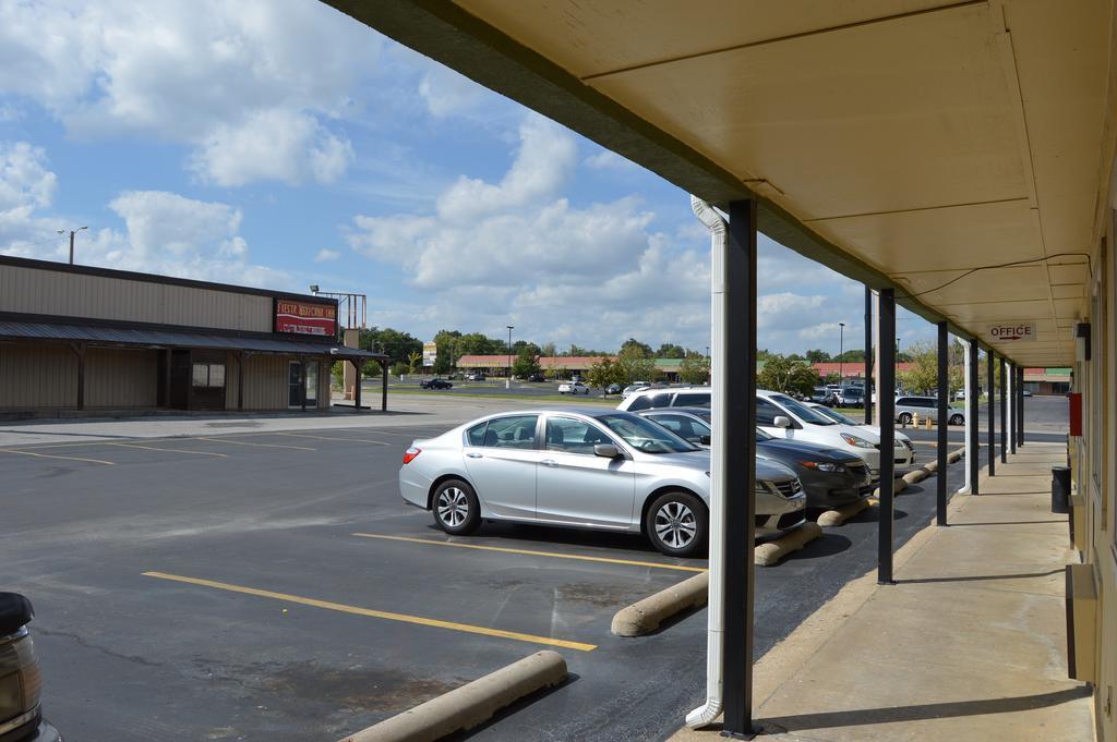 Delux Inn Tulsa Zewnętrze zdjęcie